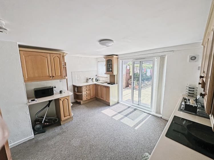 property photo 5 of 20