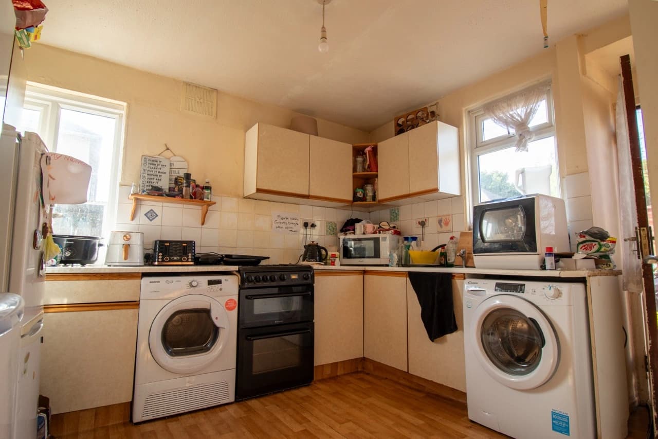 property photo 4 of 16