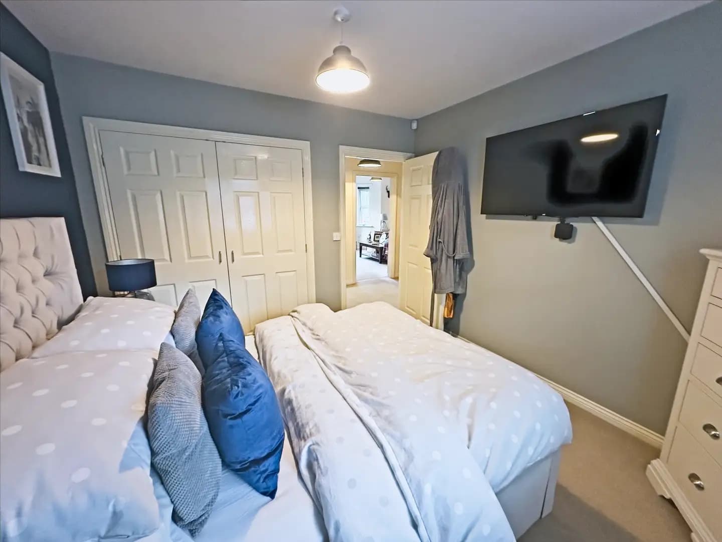 property photo 9 of 20