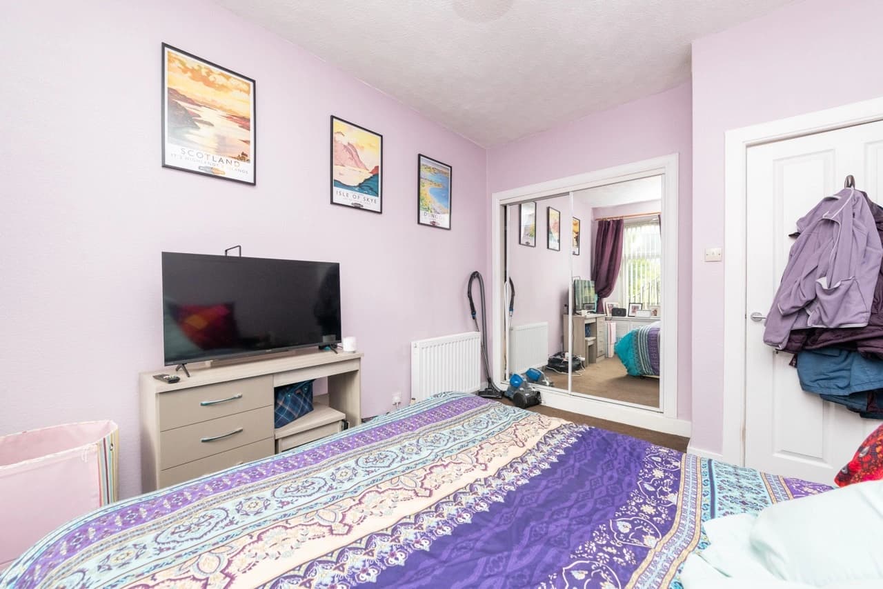 property photo 12 of 17