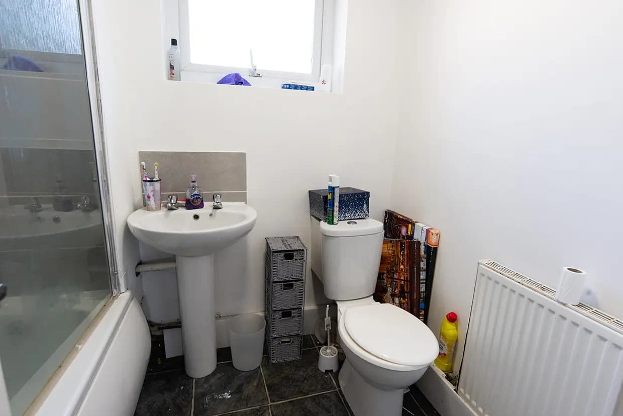 property photo 9 of 17