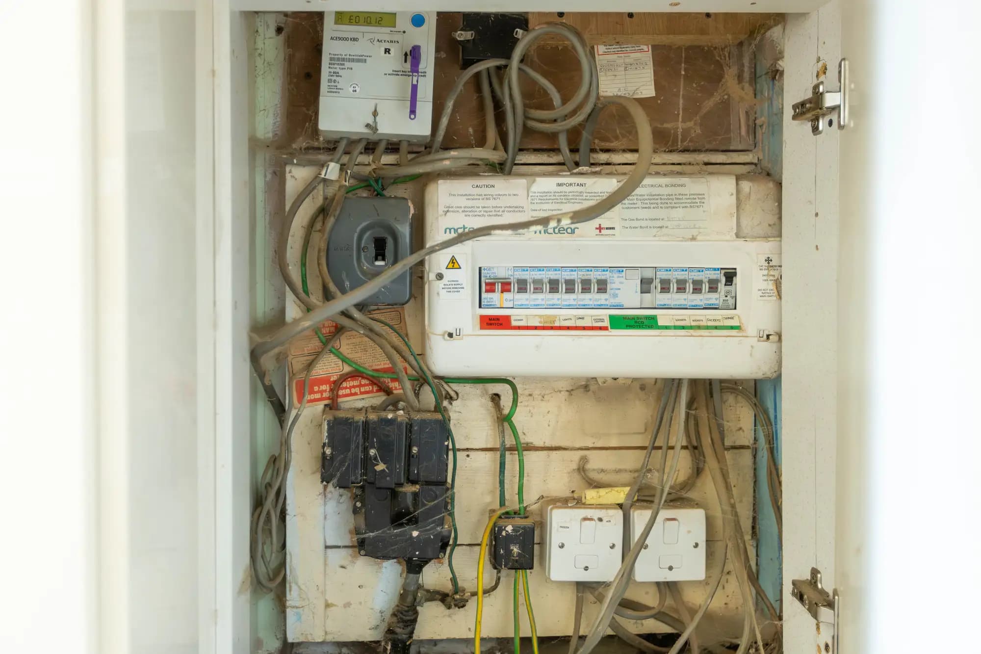 property photo 21 of 27