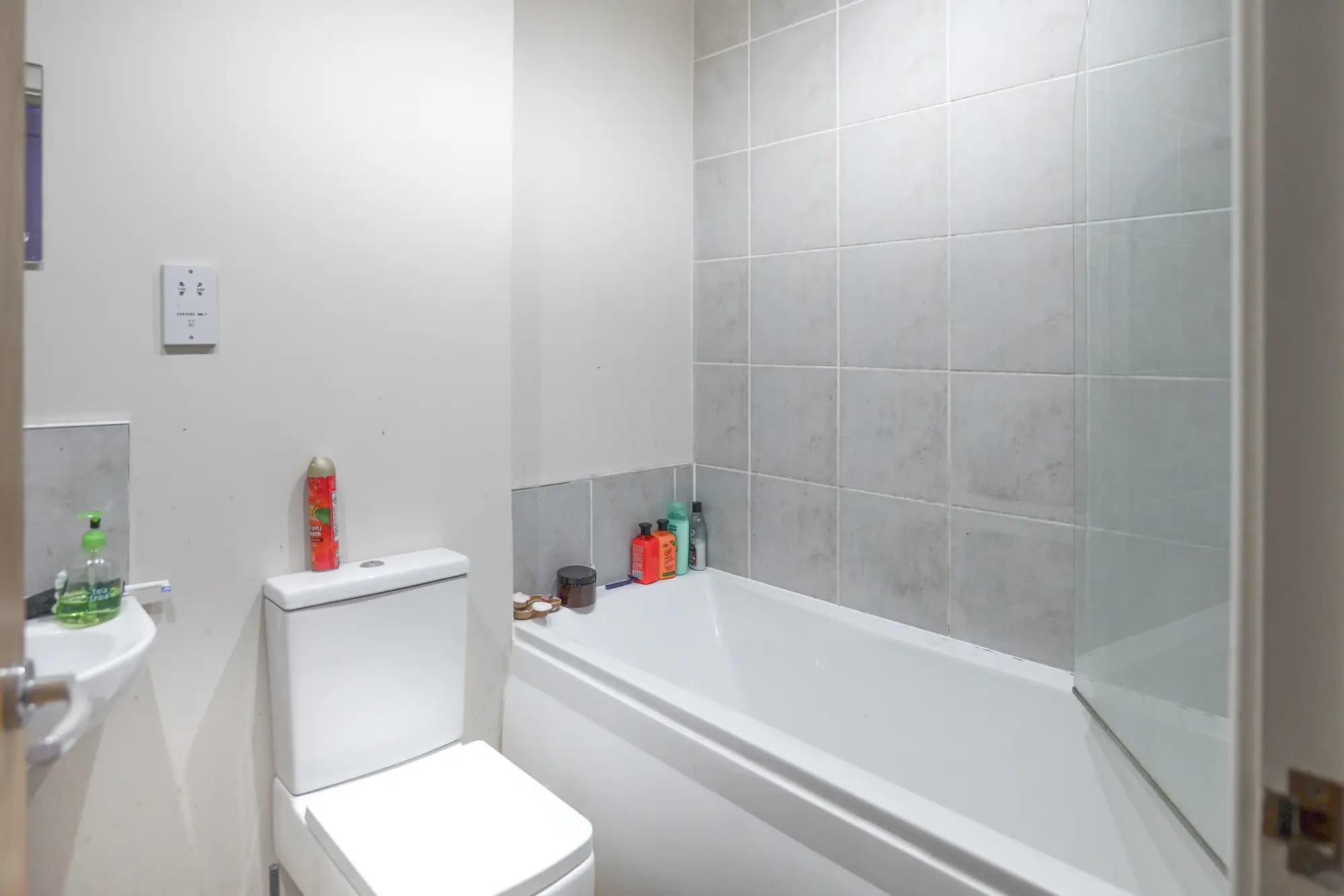 property photo 5 of 22