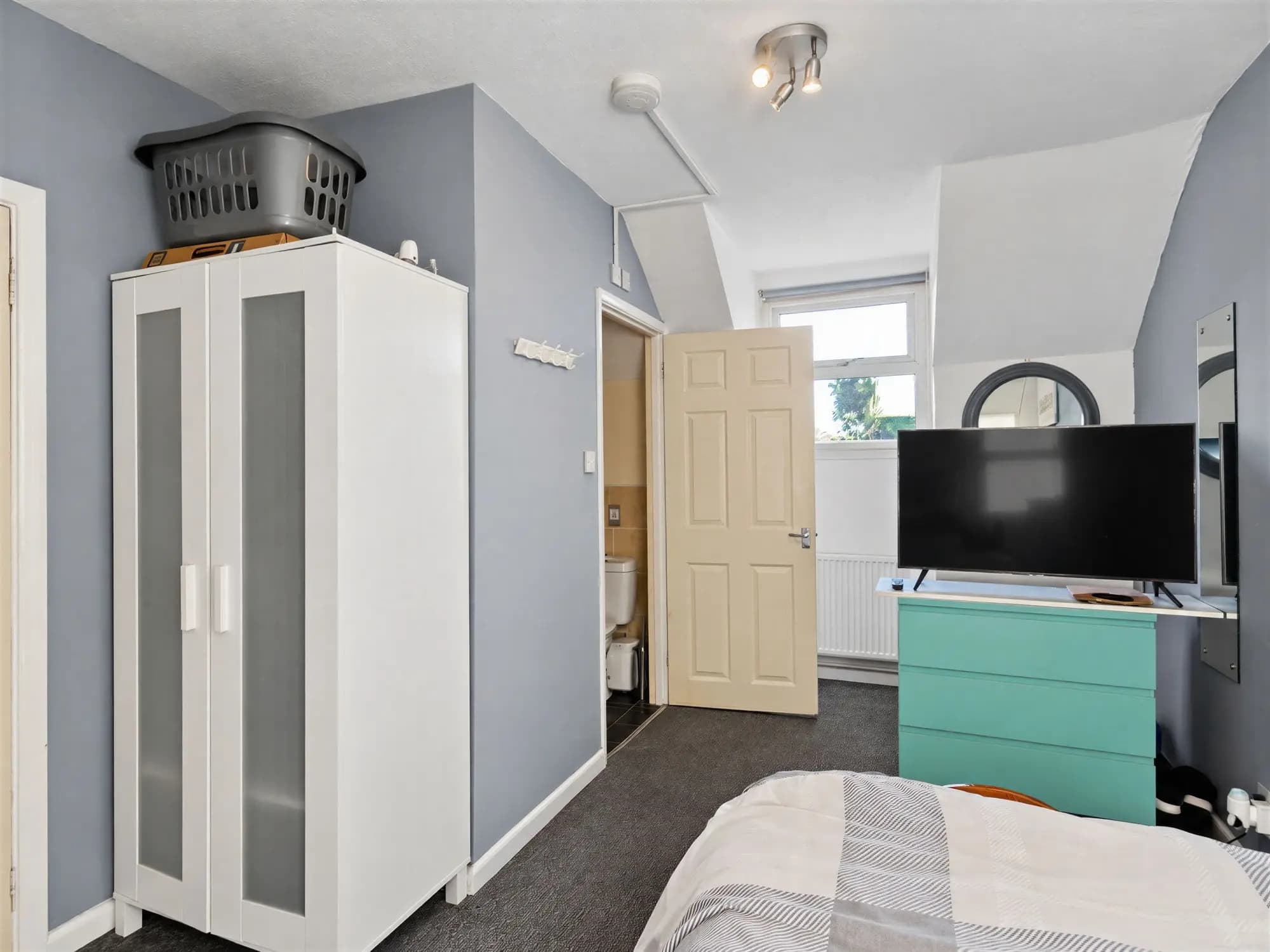 property photo 17 of 23
