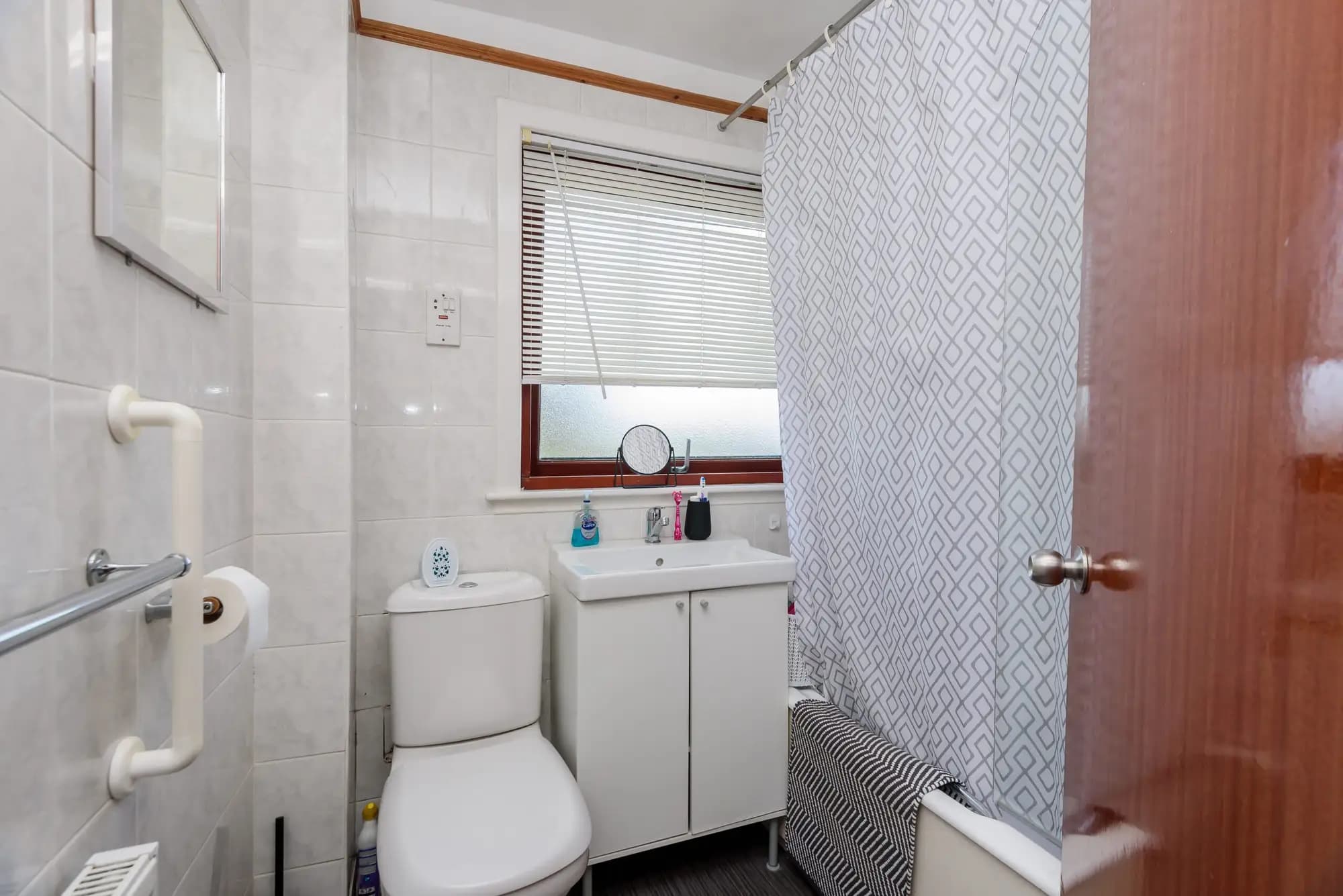 property photo 14 of 33