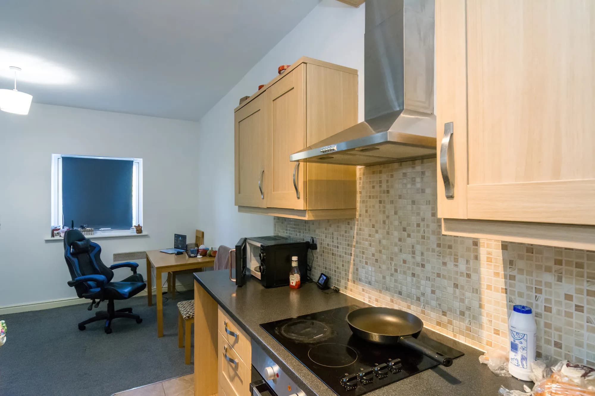 property photo 7 of 16