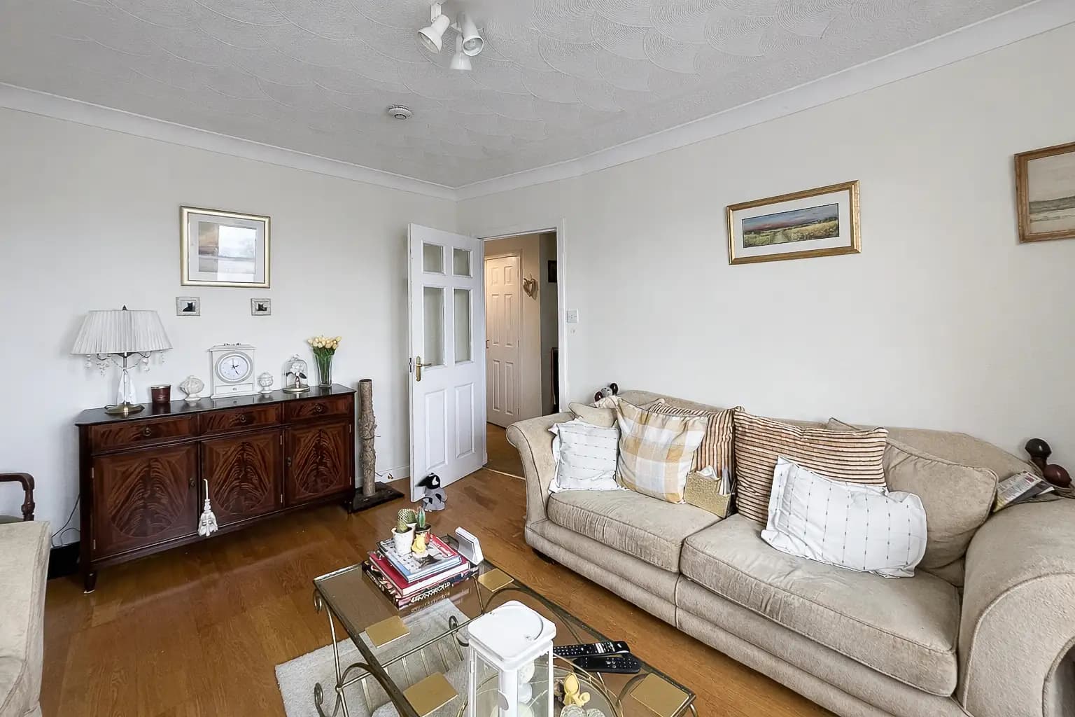 property photo 4 of 34