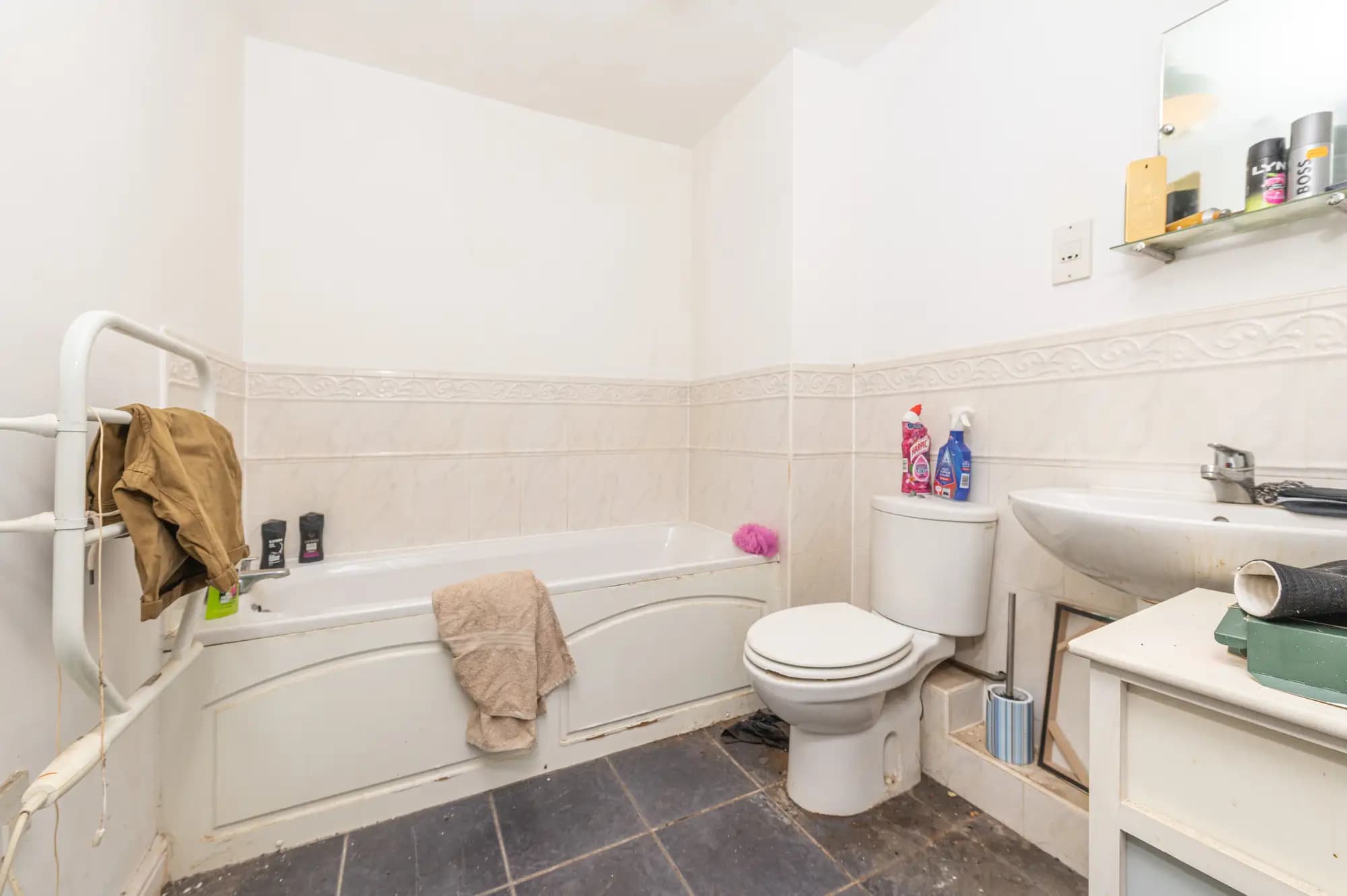 property photo 9 of 18