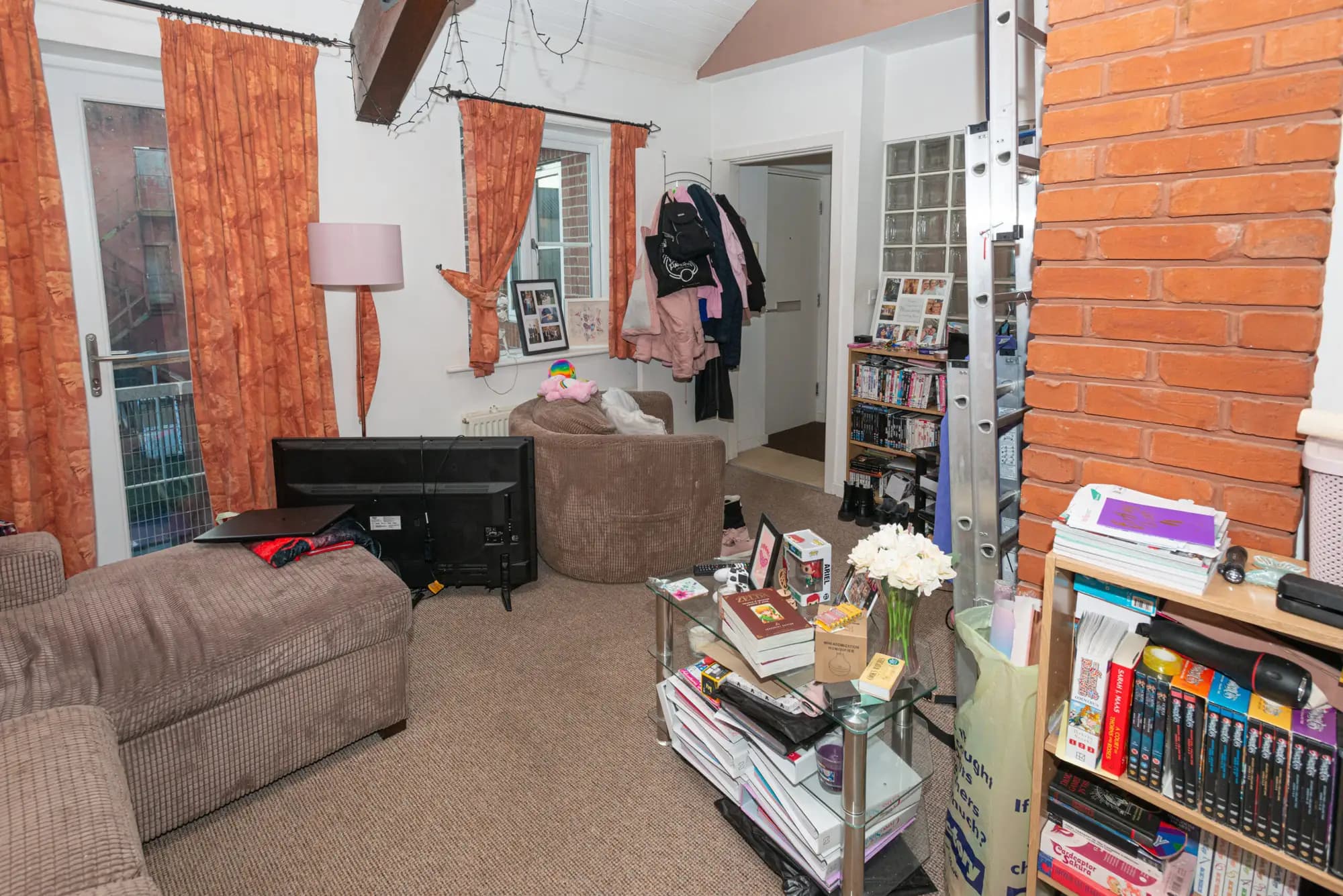 property photo 2 of 17