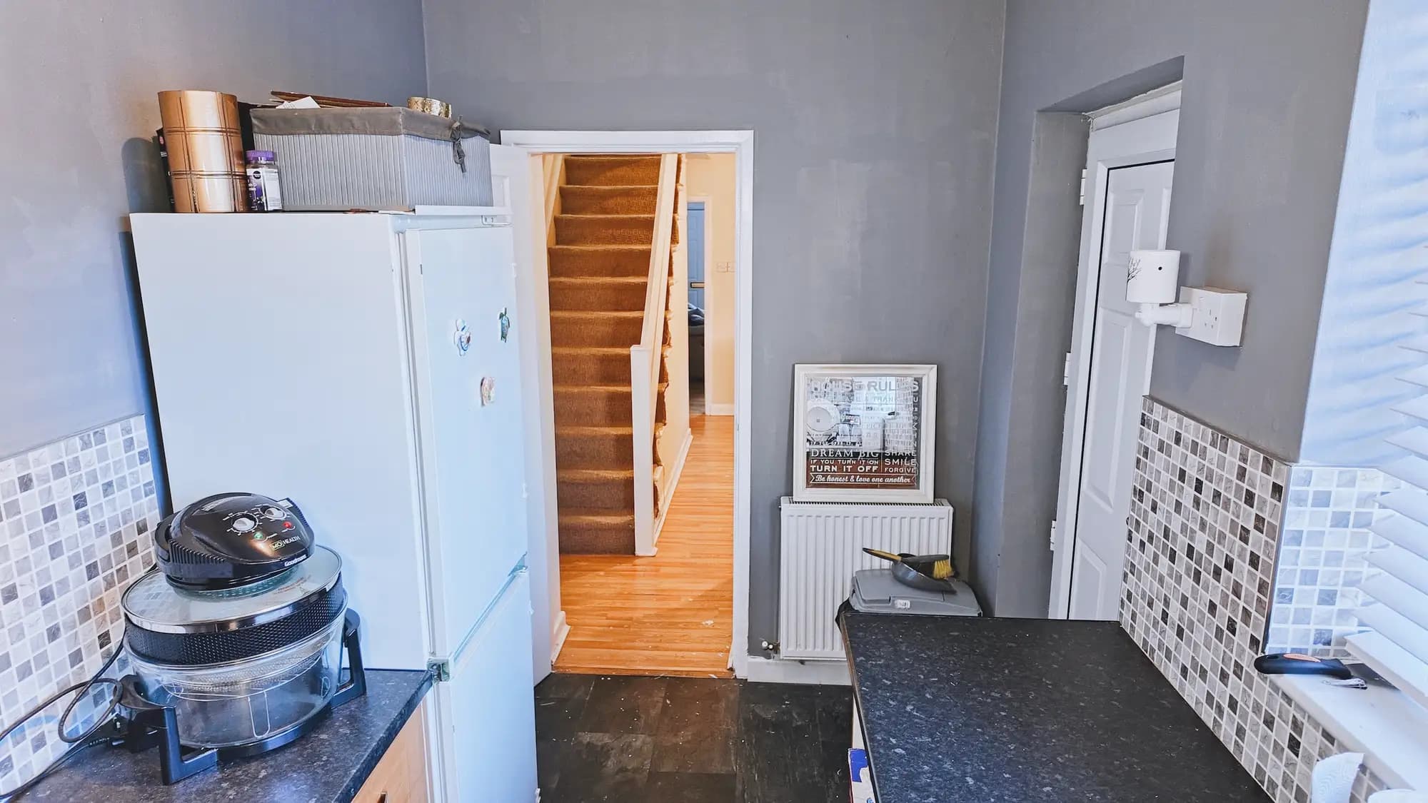 property photo 9 of 24