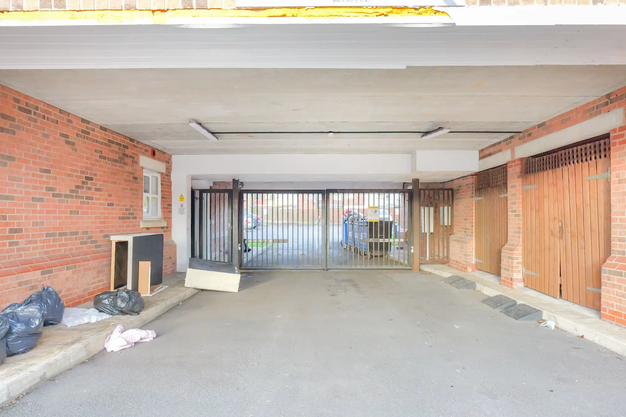 property photo 24 of 28