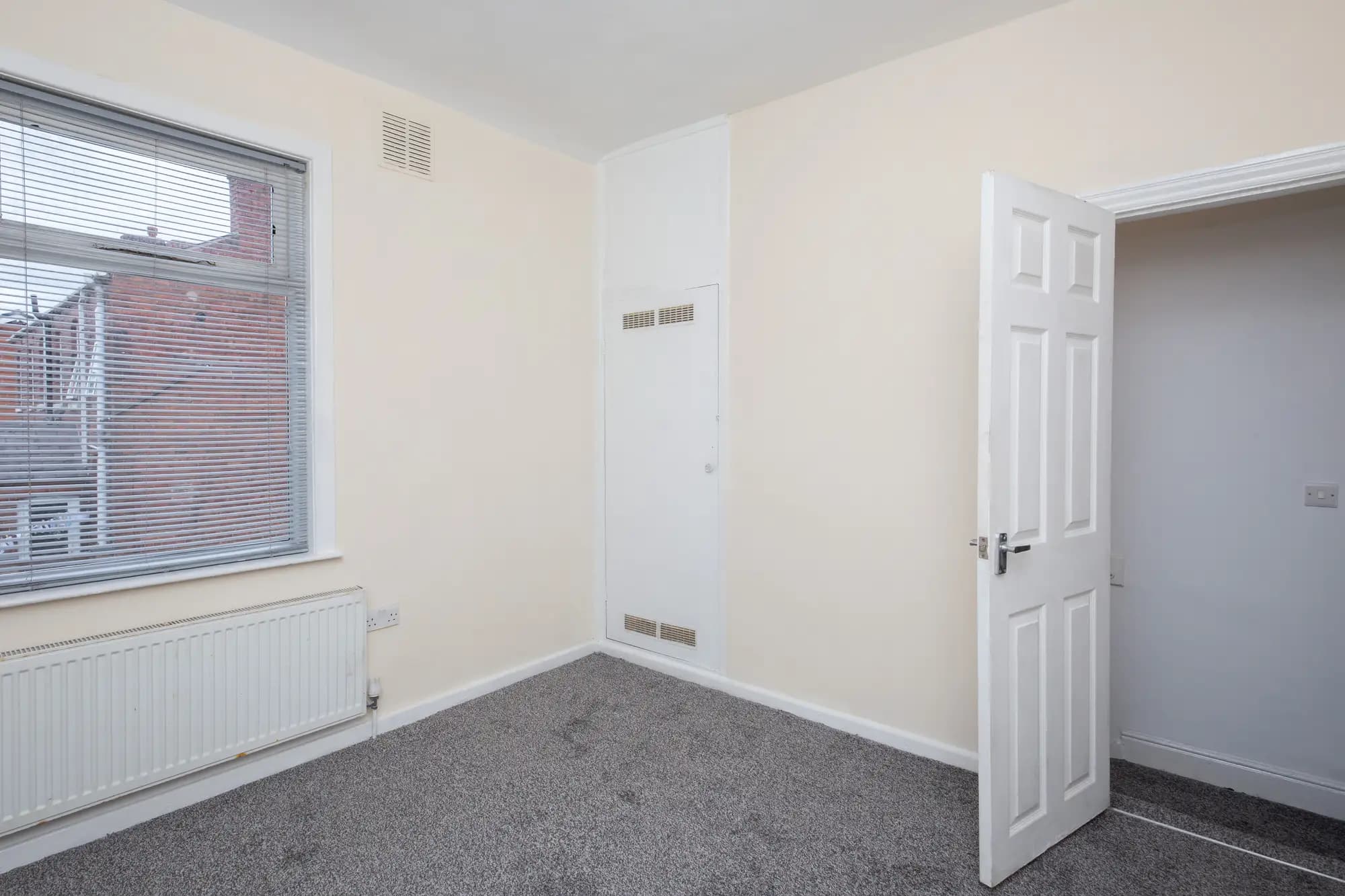 property photo 21 of 34