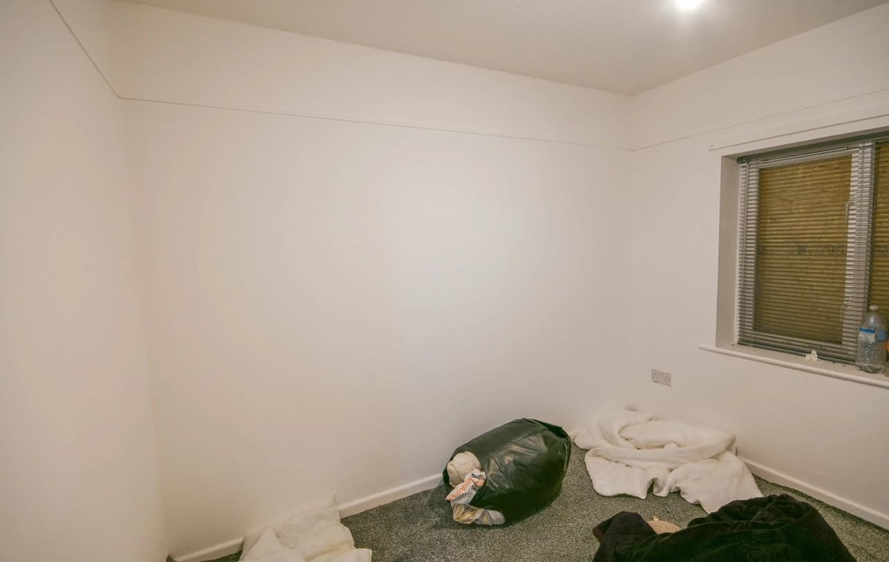 property photo 12 of 18