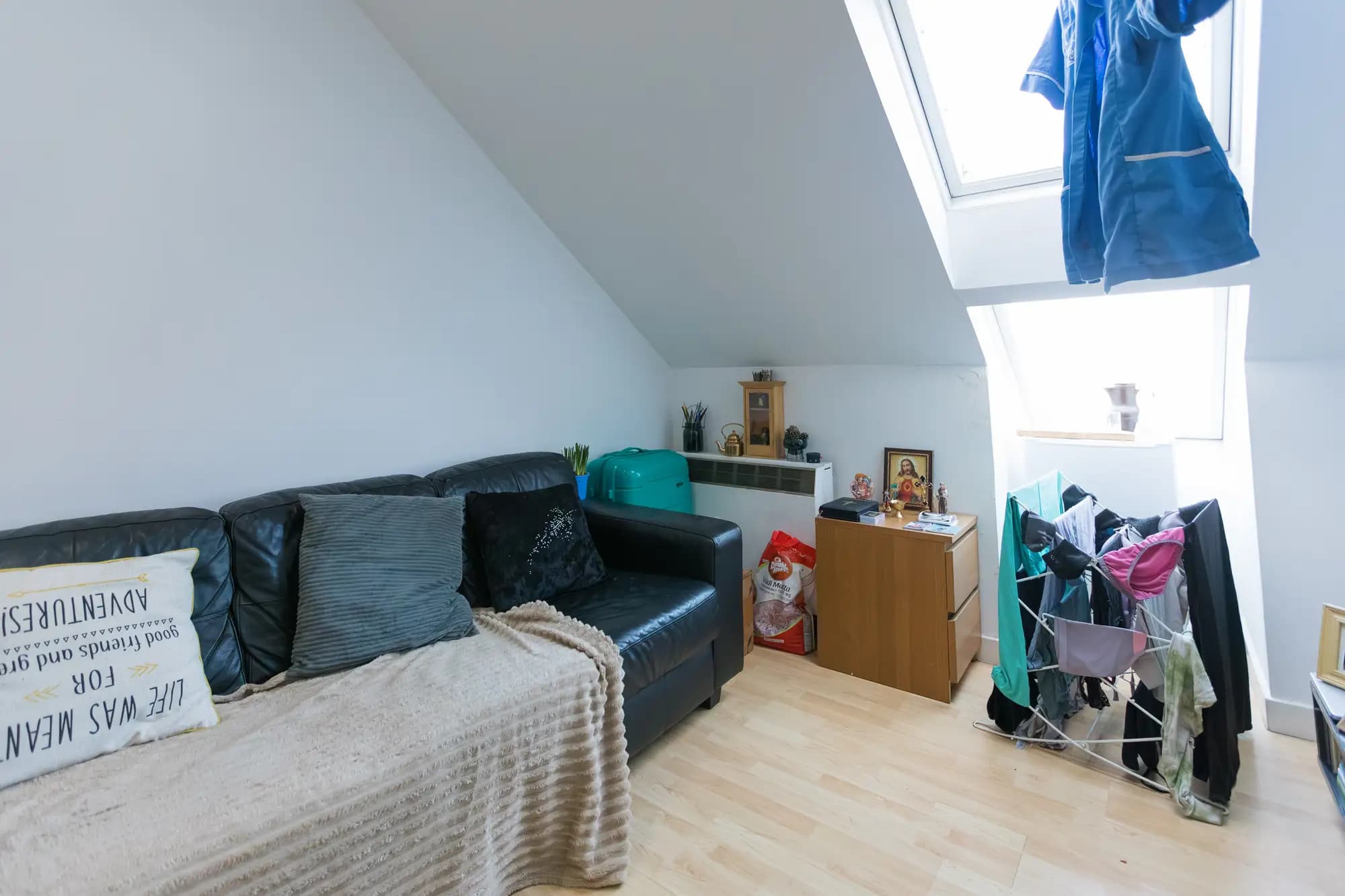 property photo 5 of 32