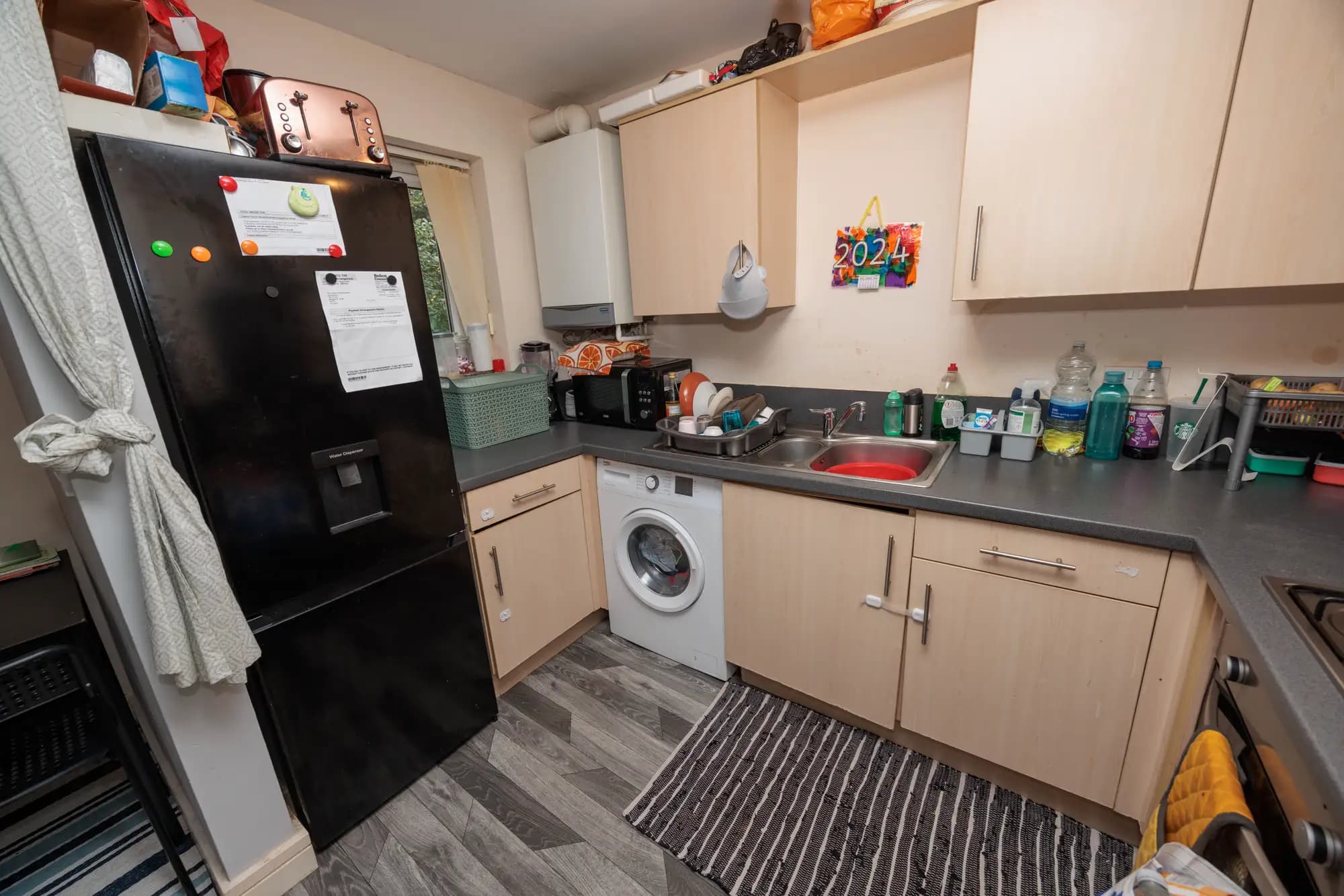 property photo 5 of 12