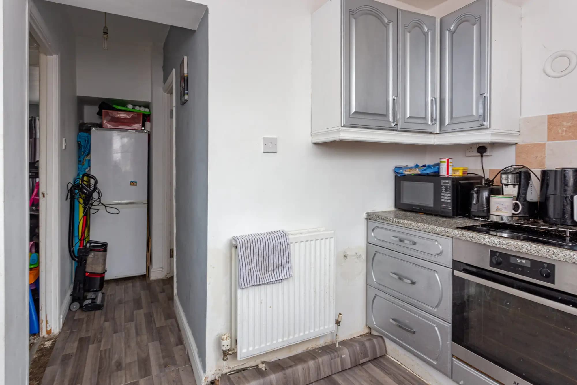 property photo 4 of 17