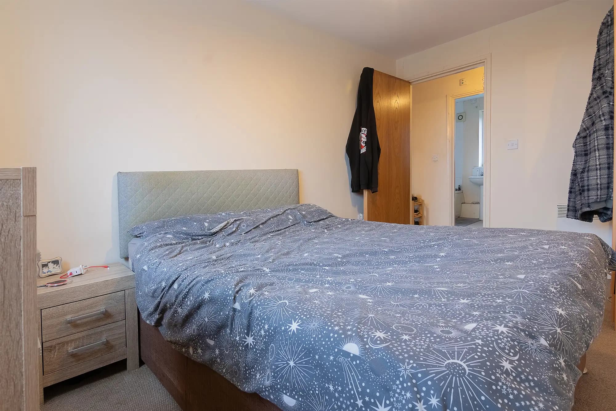 property photo 11 of 17