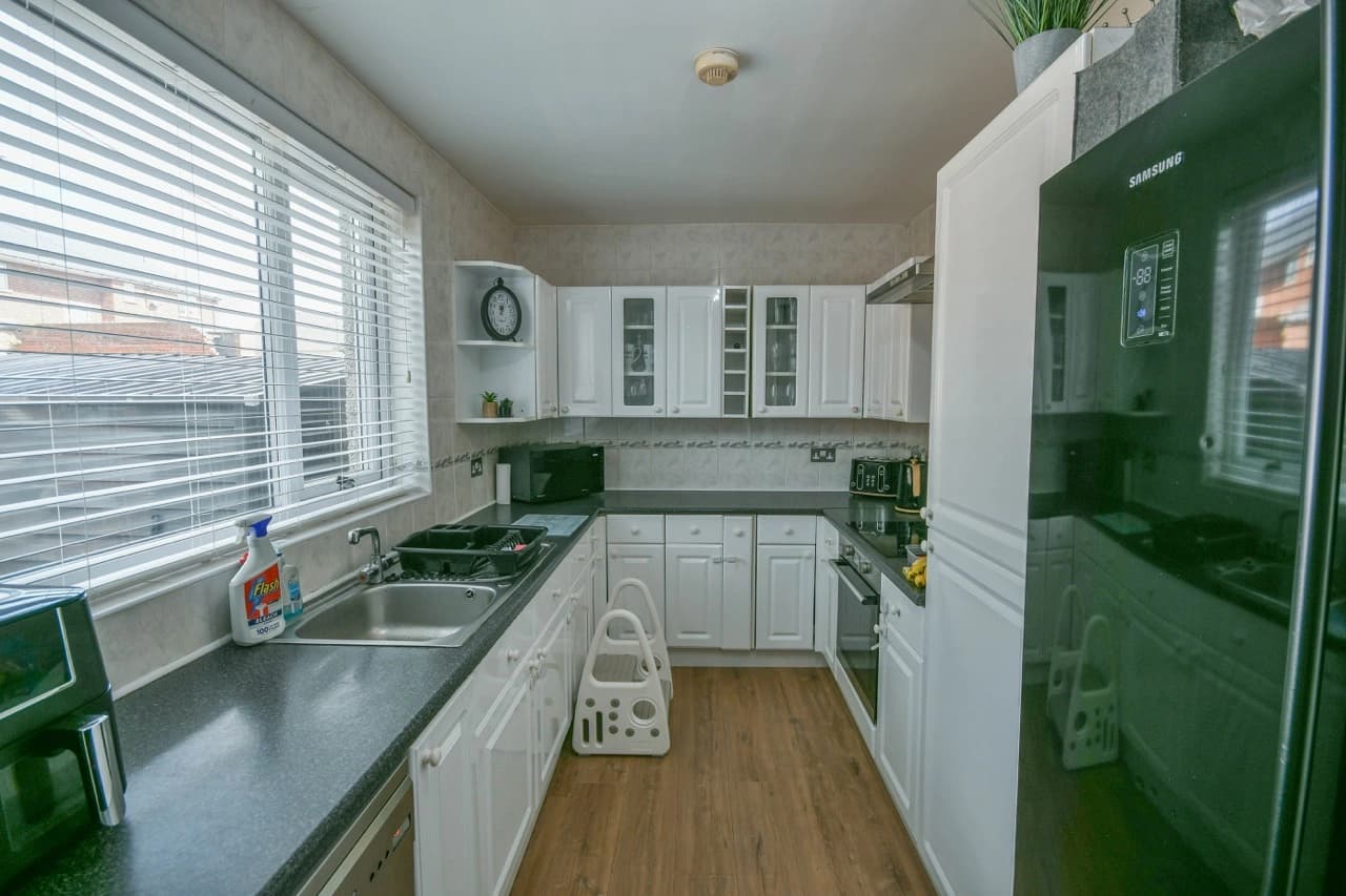 property photo 6 of 24