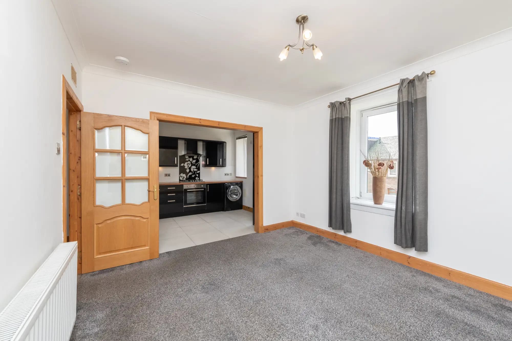 property photo 4 of 17