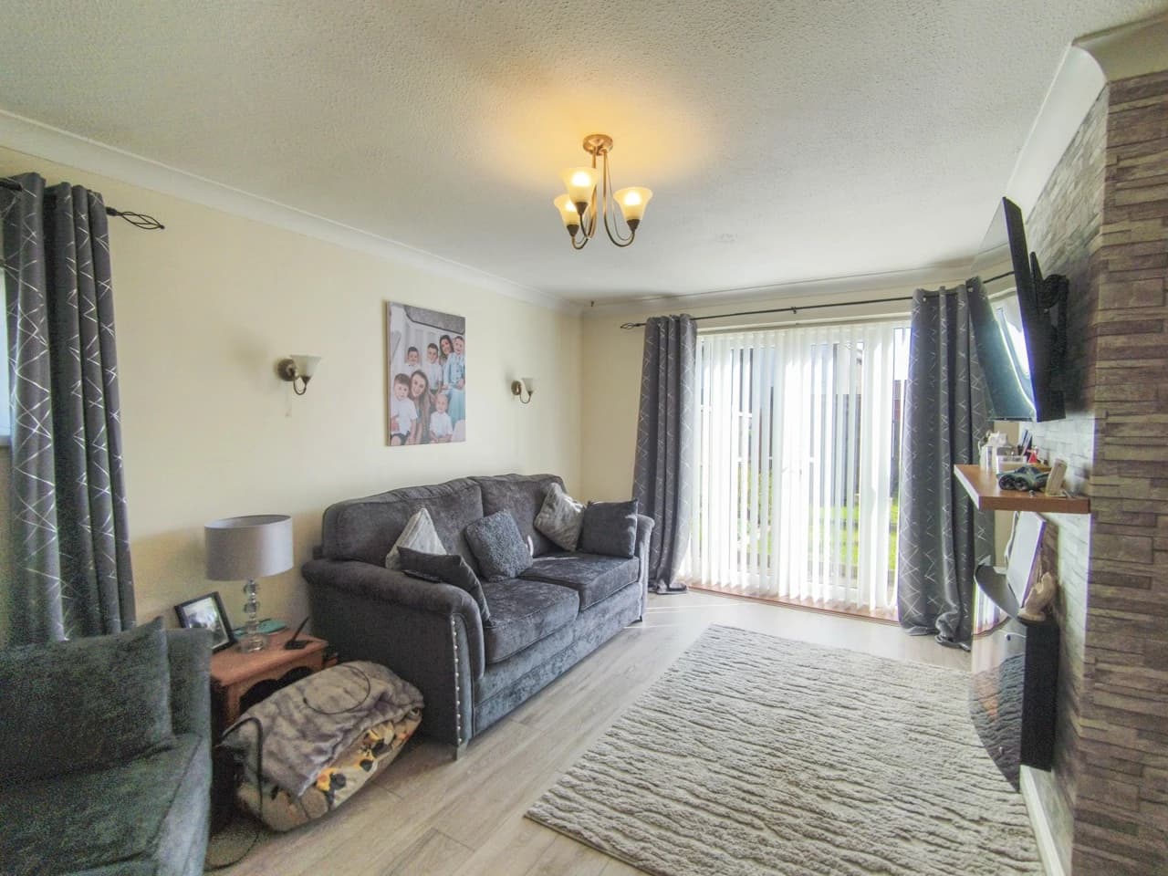 property photo 3 of 25