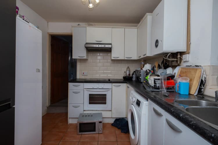 property photo 6 of 21