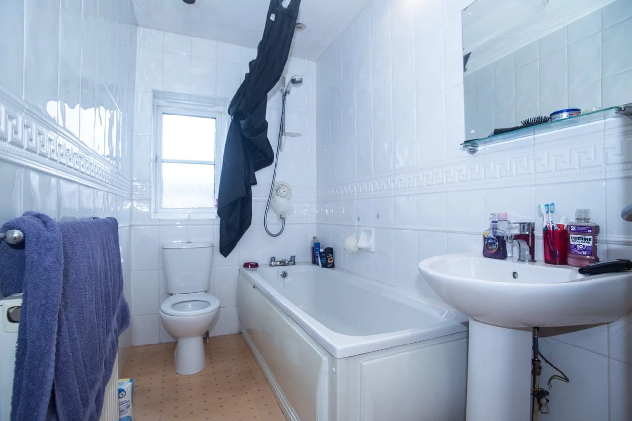 property photo 13 of 31