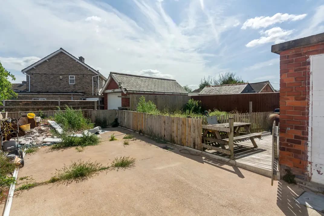 property photo 27 of 28