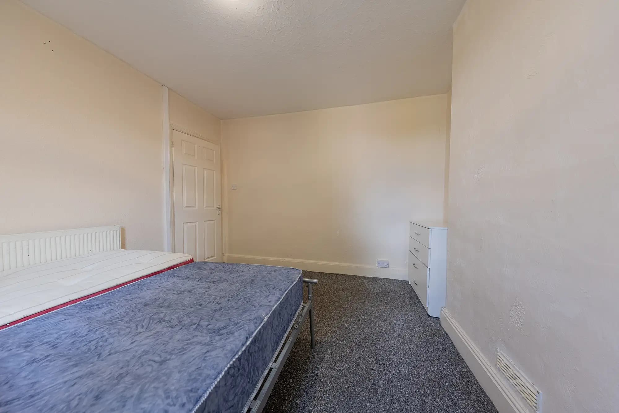 property photo 17 of 29