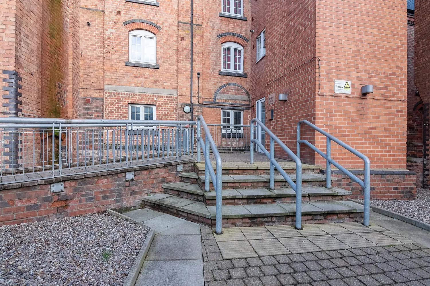 property photo 25 of 28