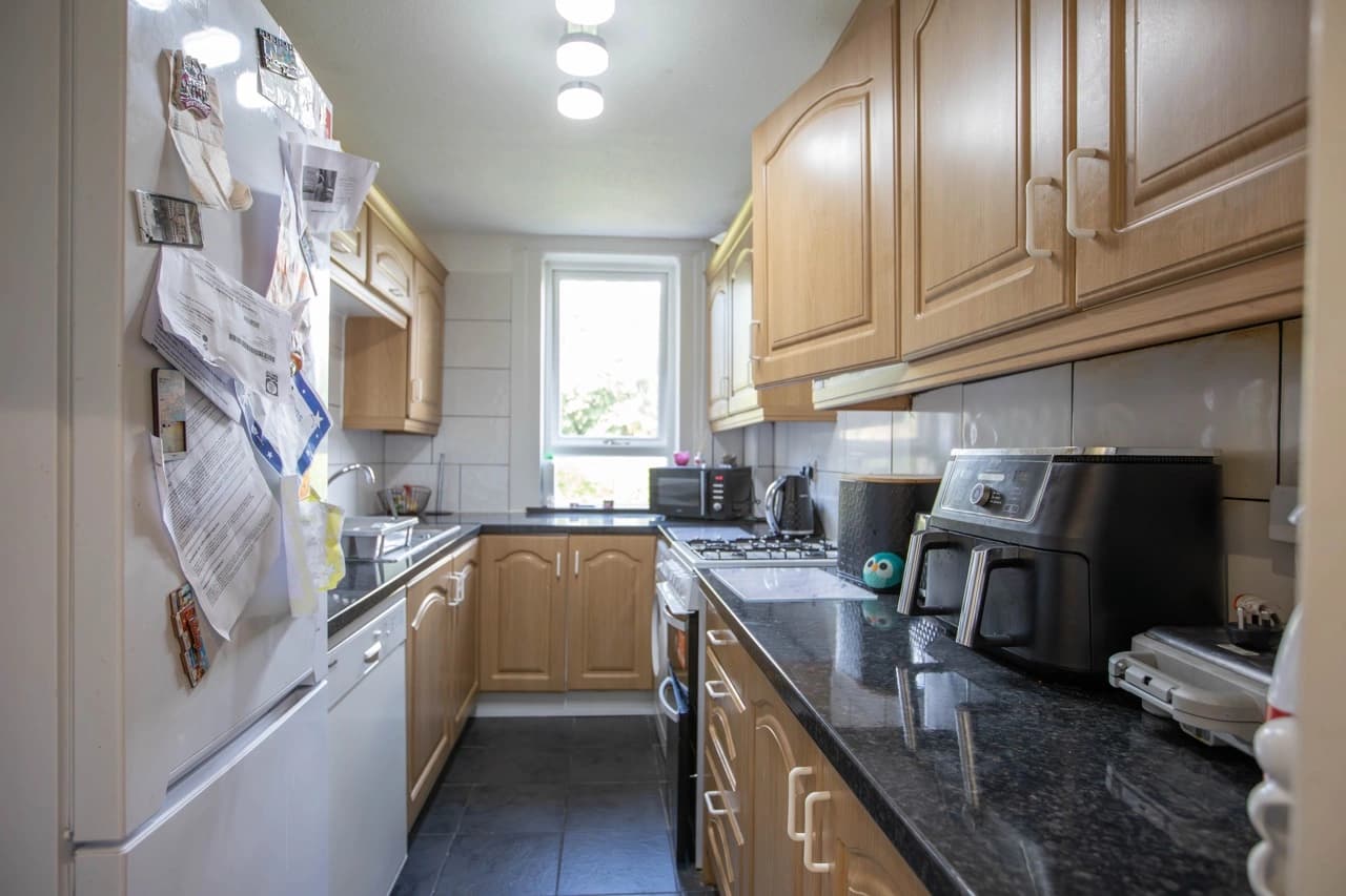property photo 8 of 23