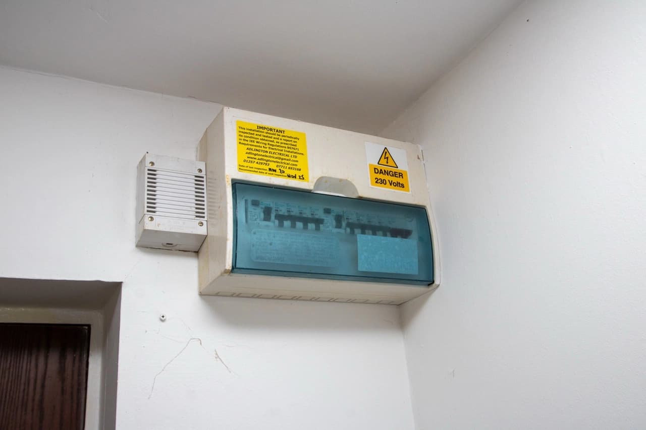 property photo 9 of 10