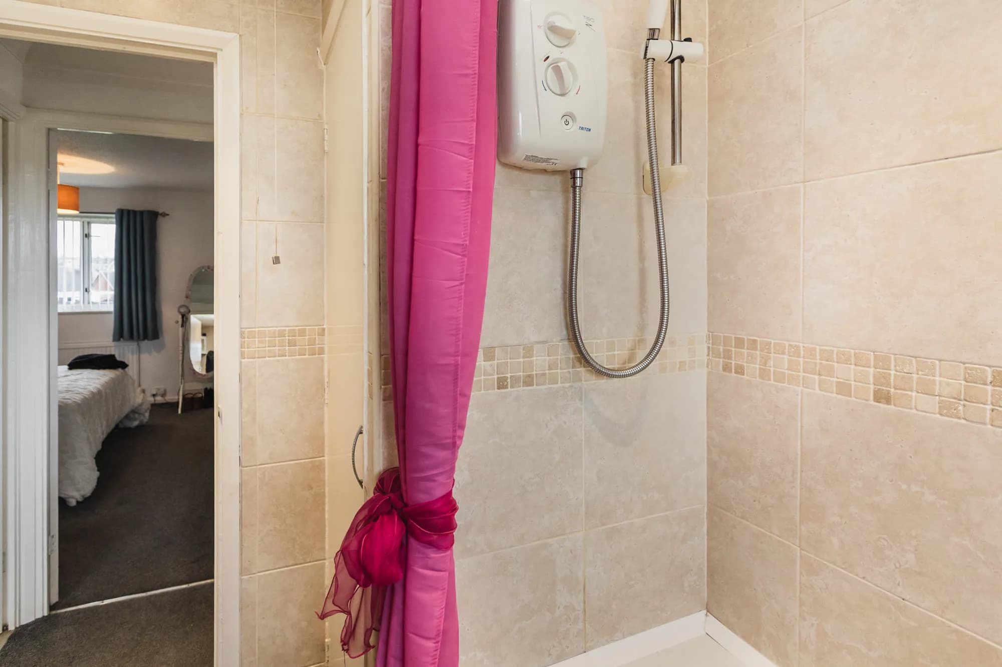 property photo 8 of 21