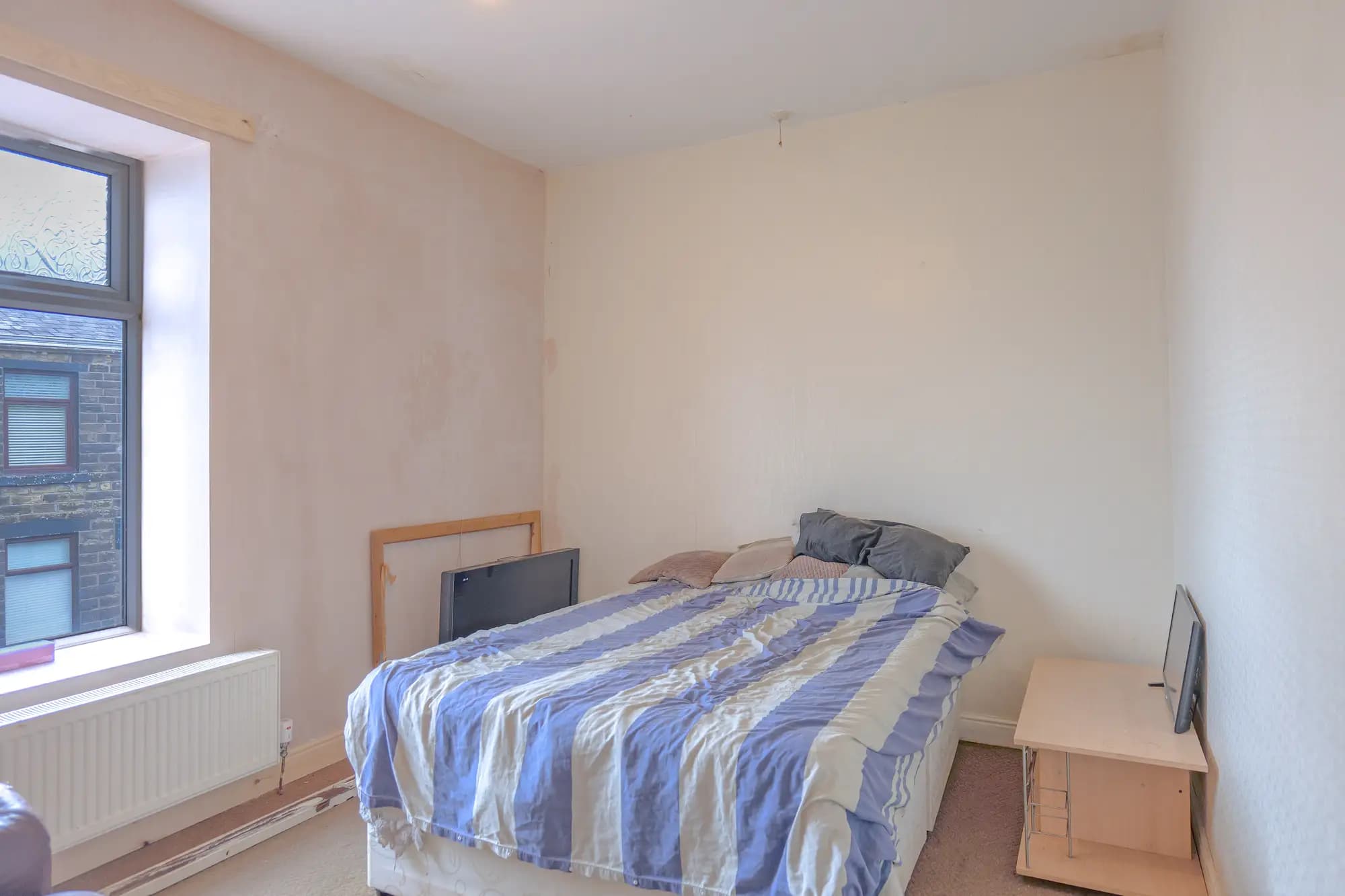 property photo 9 of 17