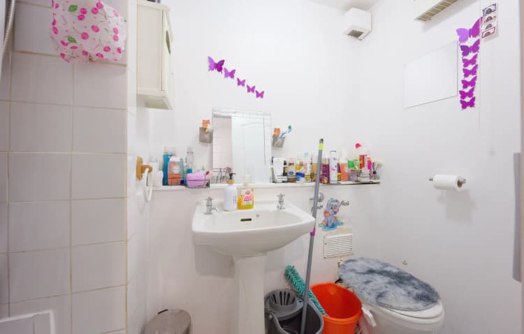 property photo 6 of 20