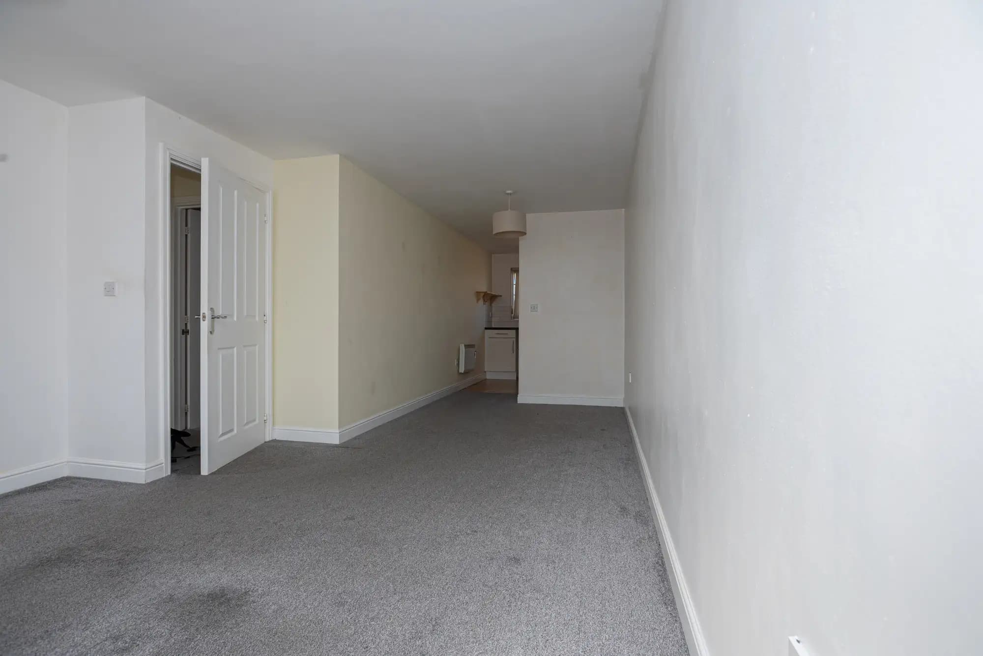 property photo 4 of 15