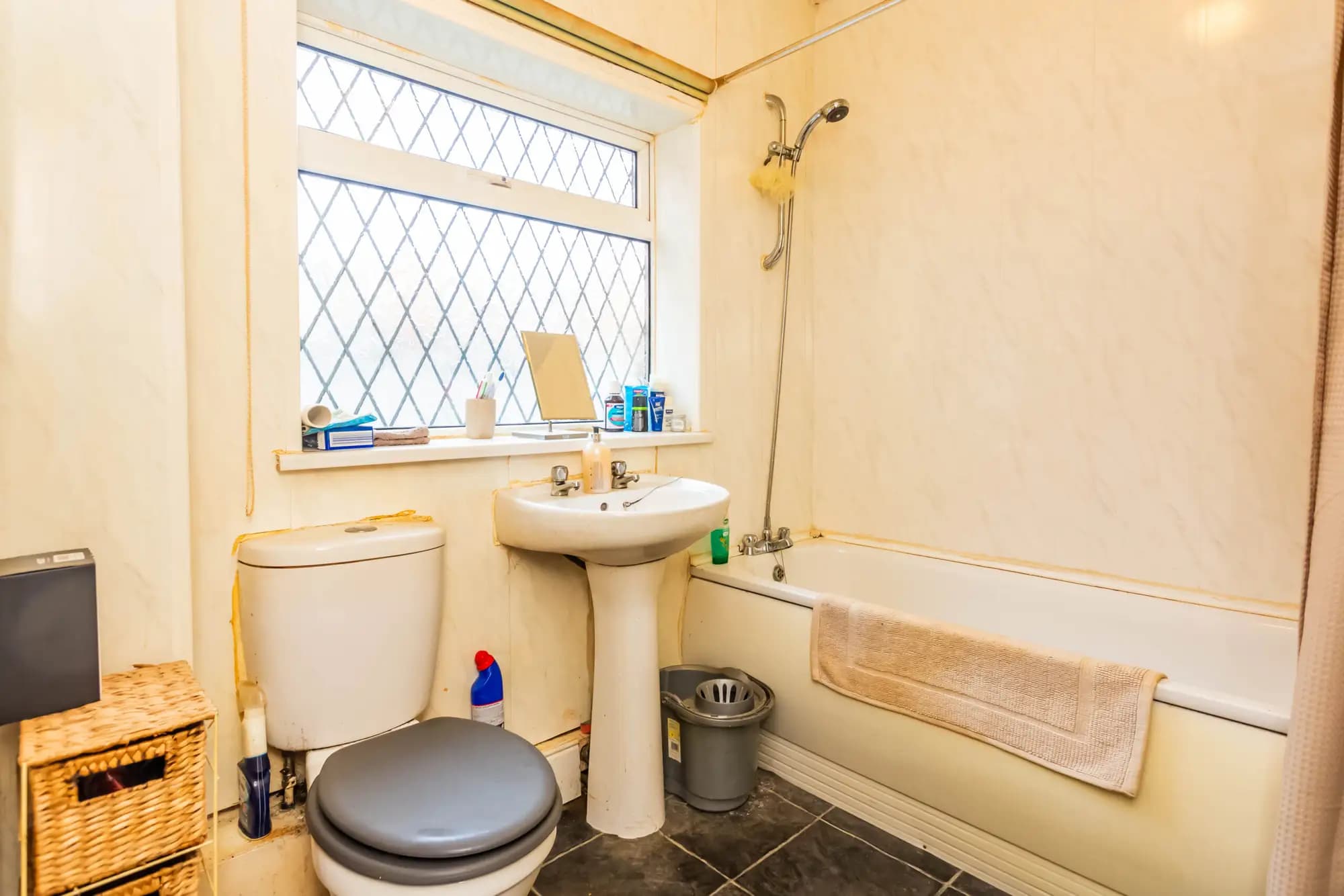property photo 7 of 14