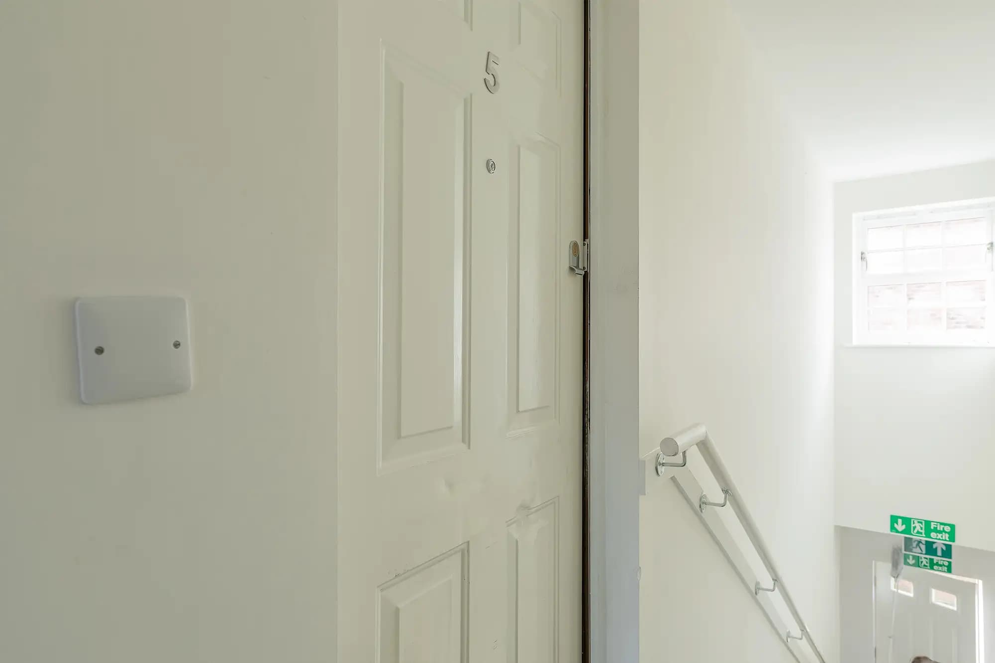 property photo 11 of 17