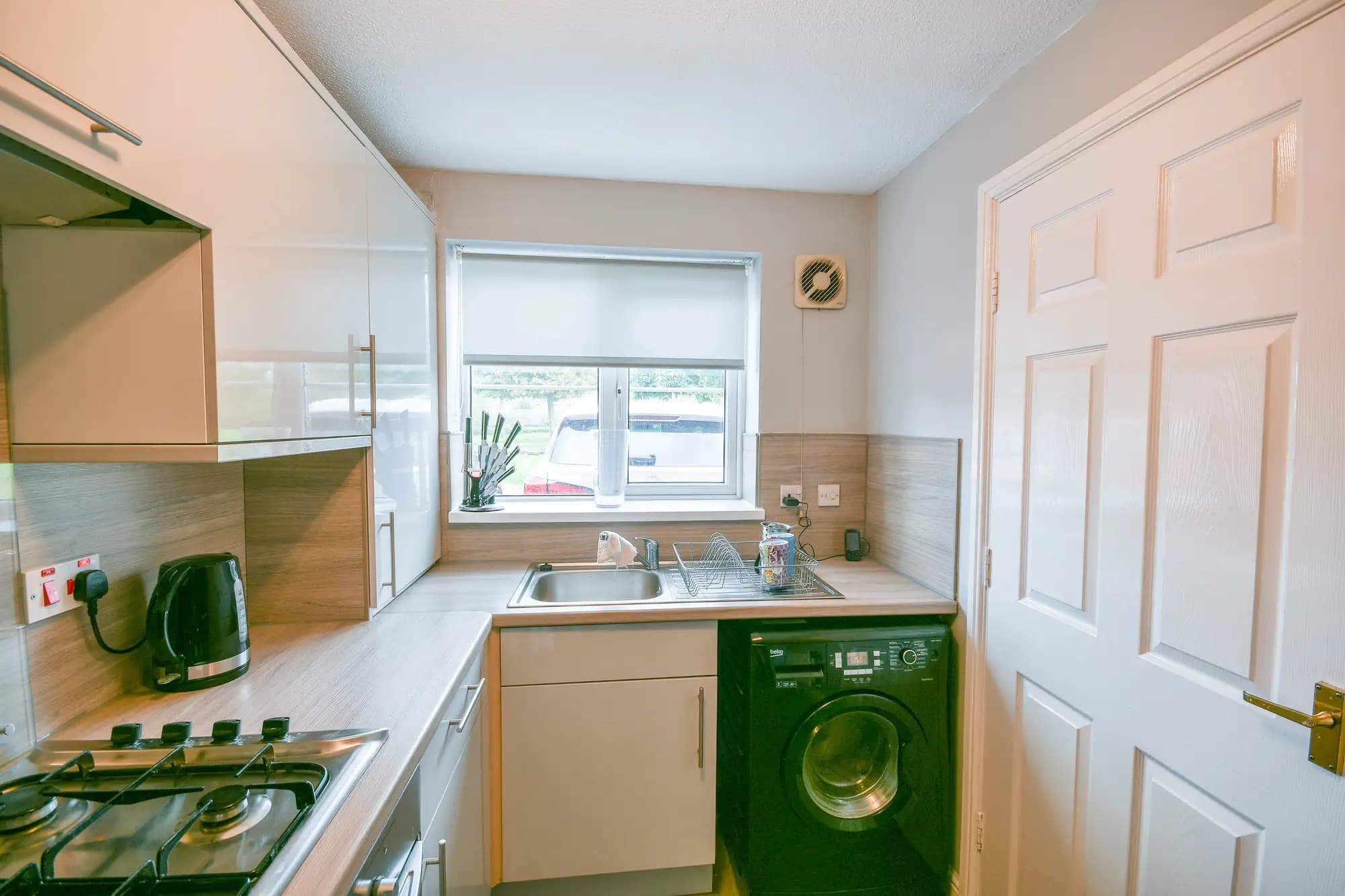 property photo 6 of 18