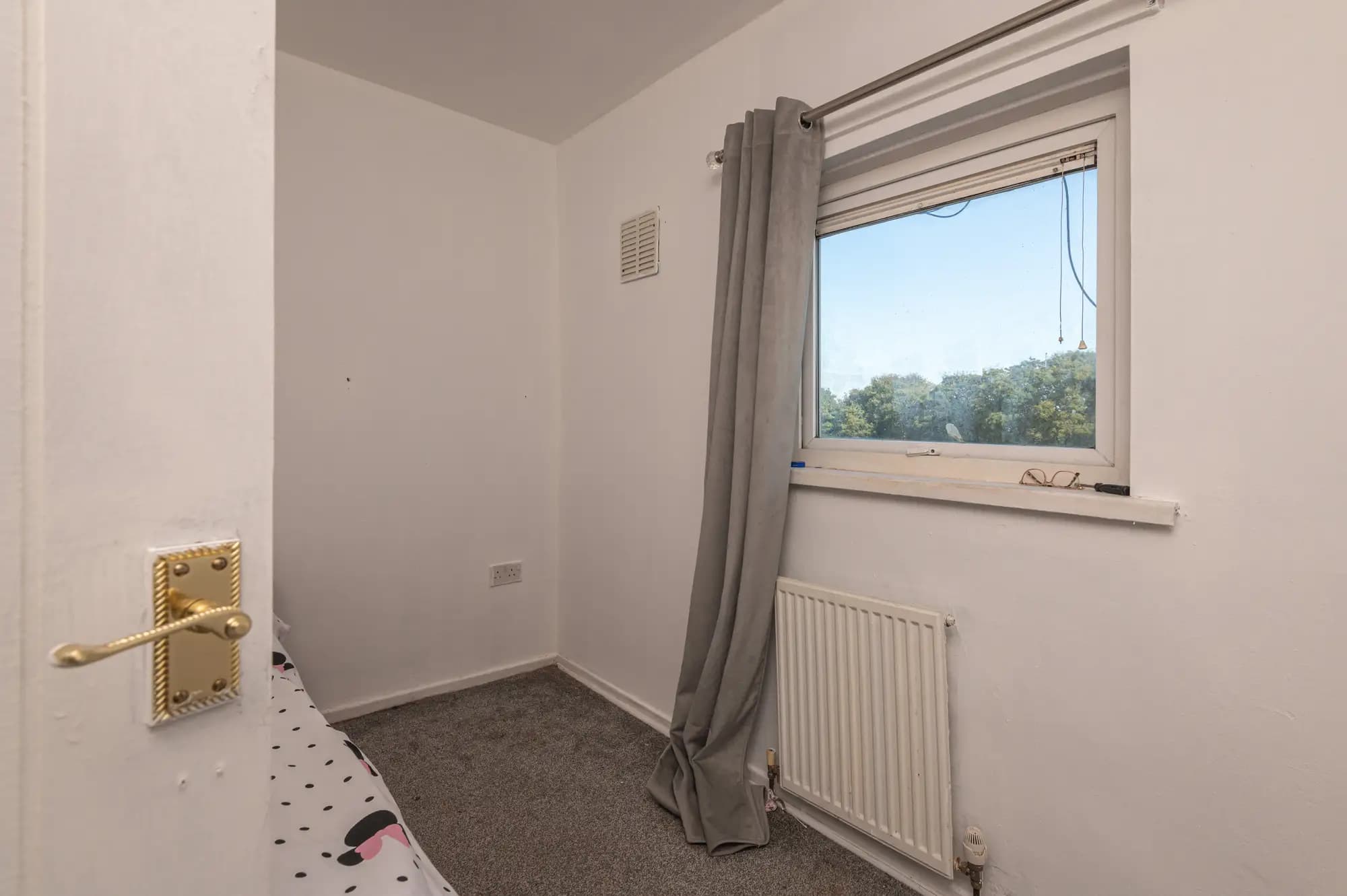 property photo 9 of 22