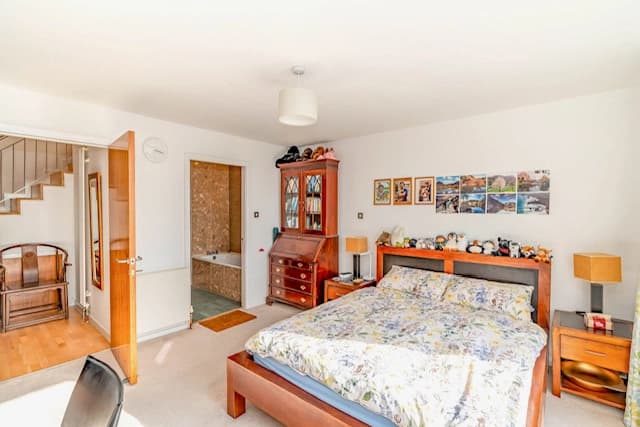 property photo 23 of 39