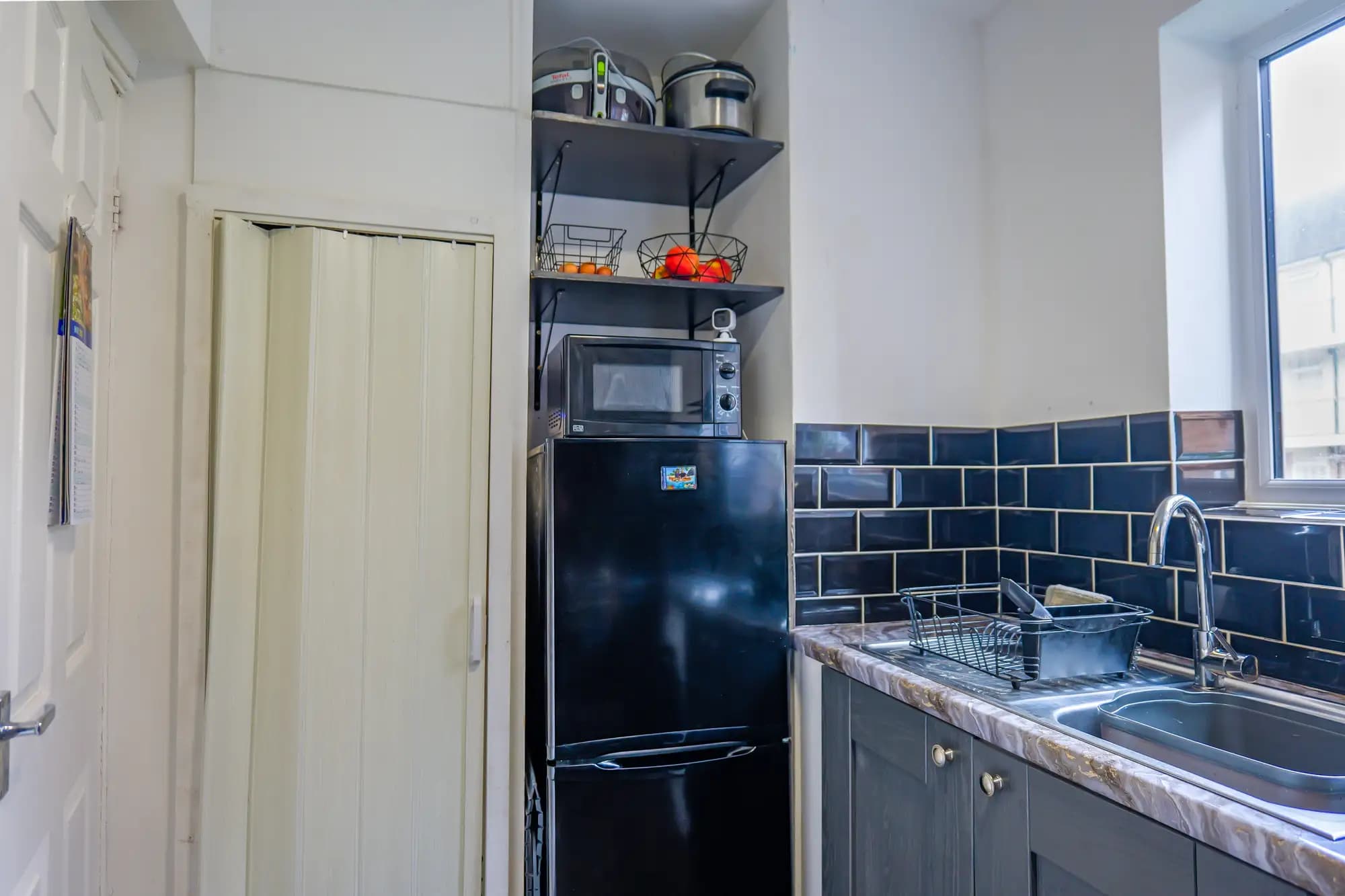 property photo 4 of 17