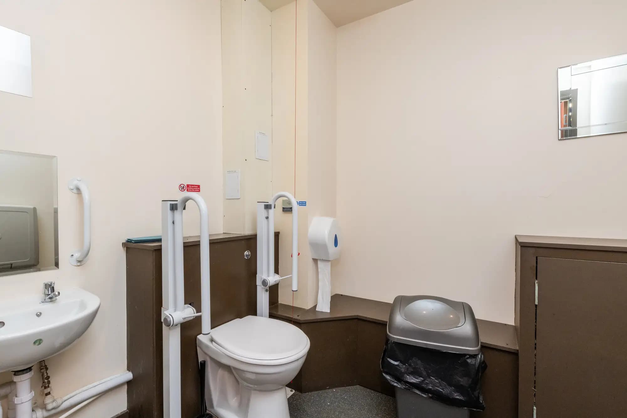 property photo 33 of 40