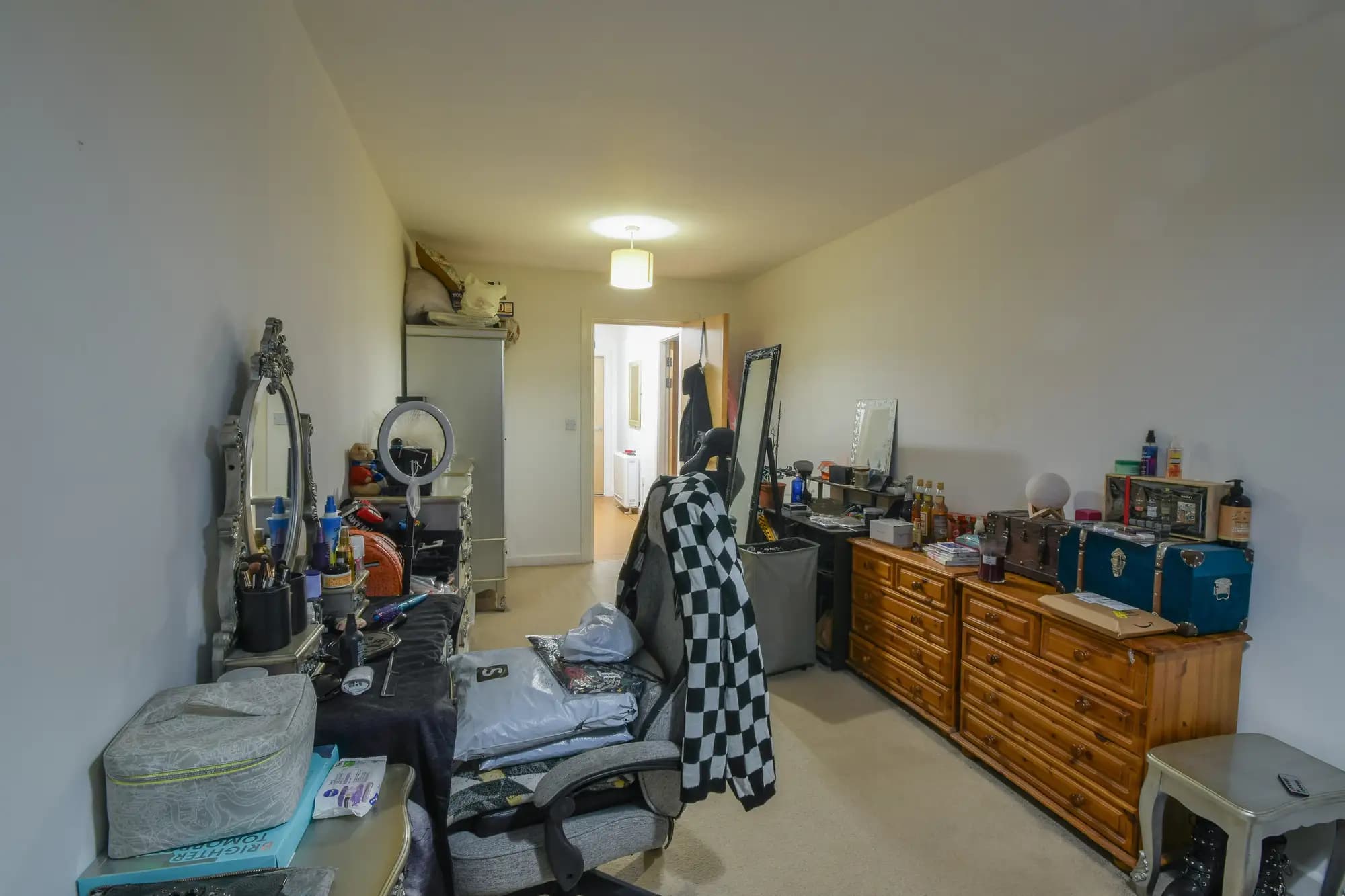 property photo 9 of 12