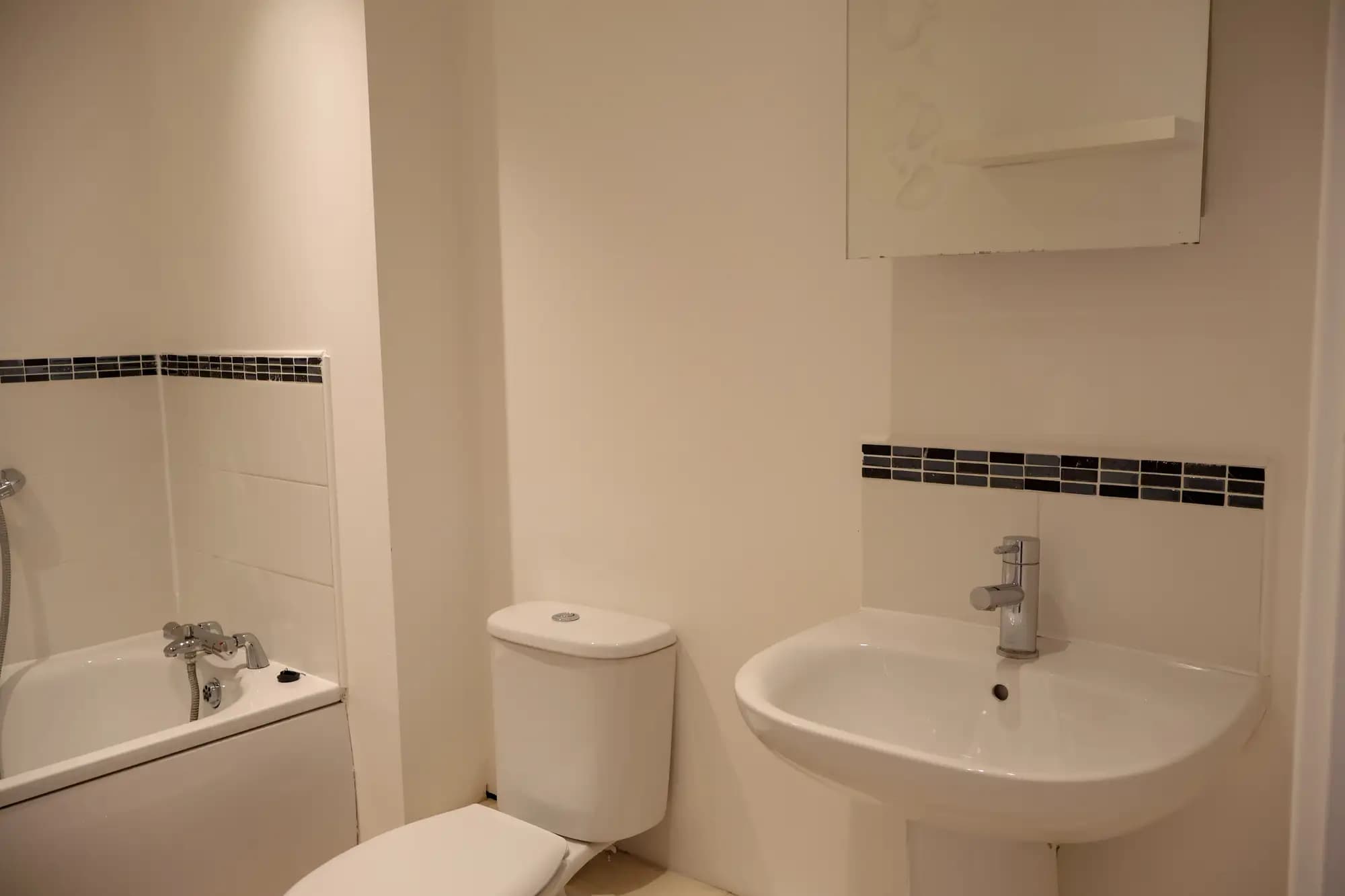 property photo 11 of 21