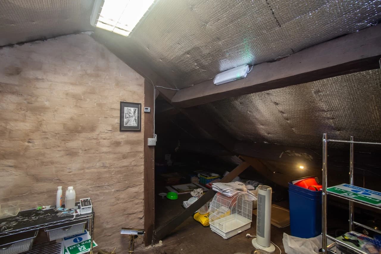 property photo 17 of 33