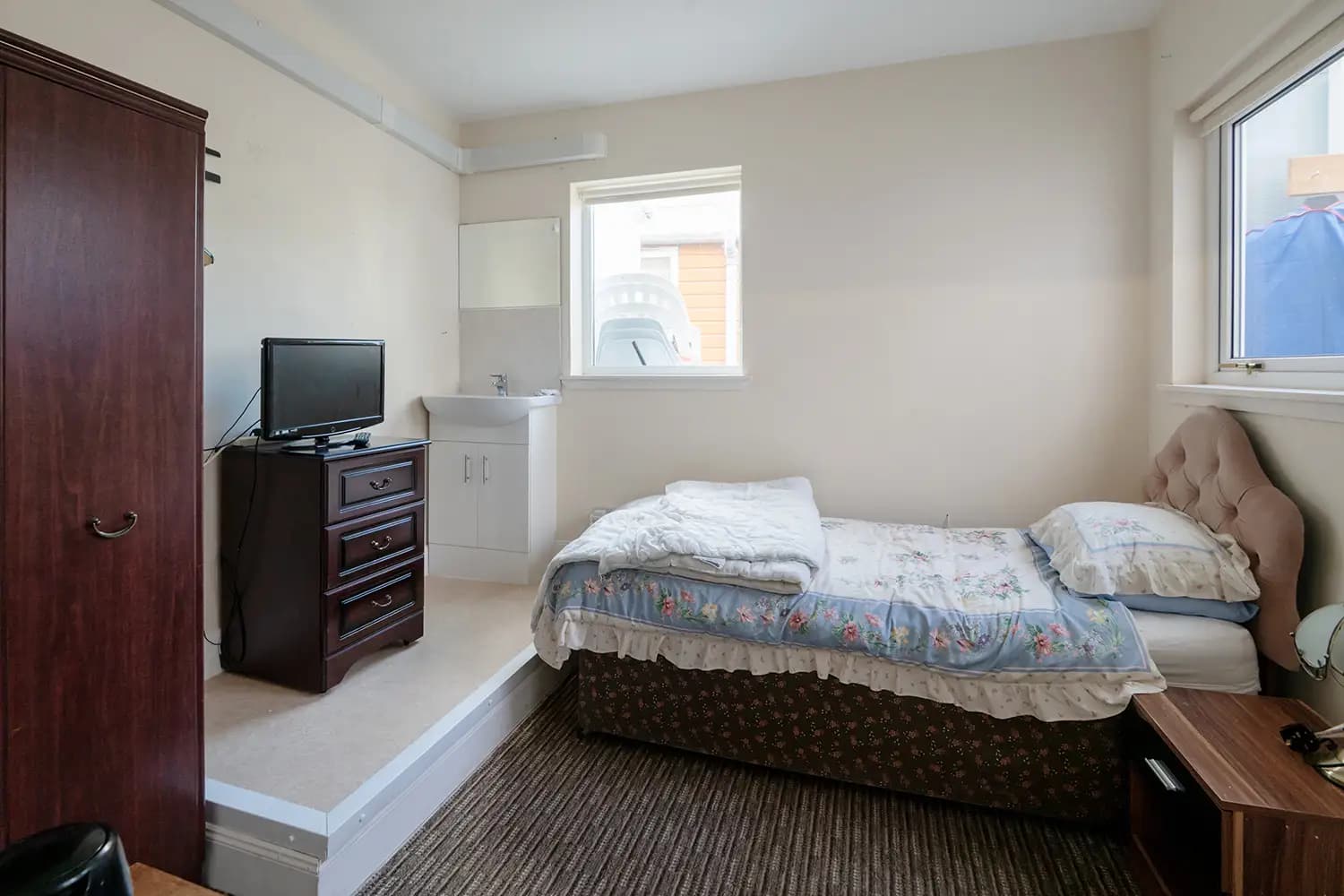 property photo 25 of 30