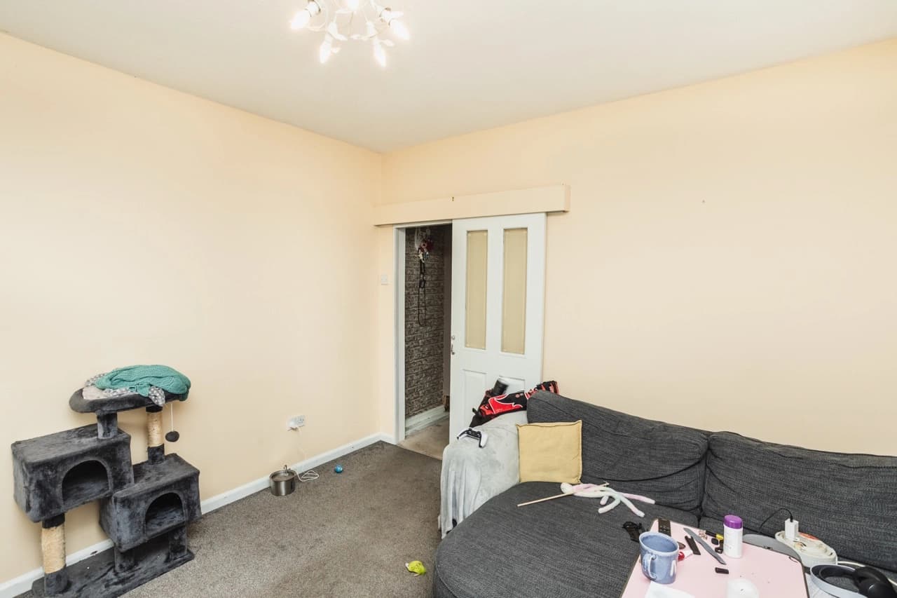 property photo 4 of 22