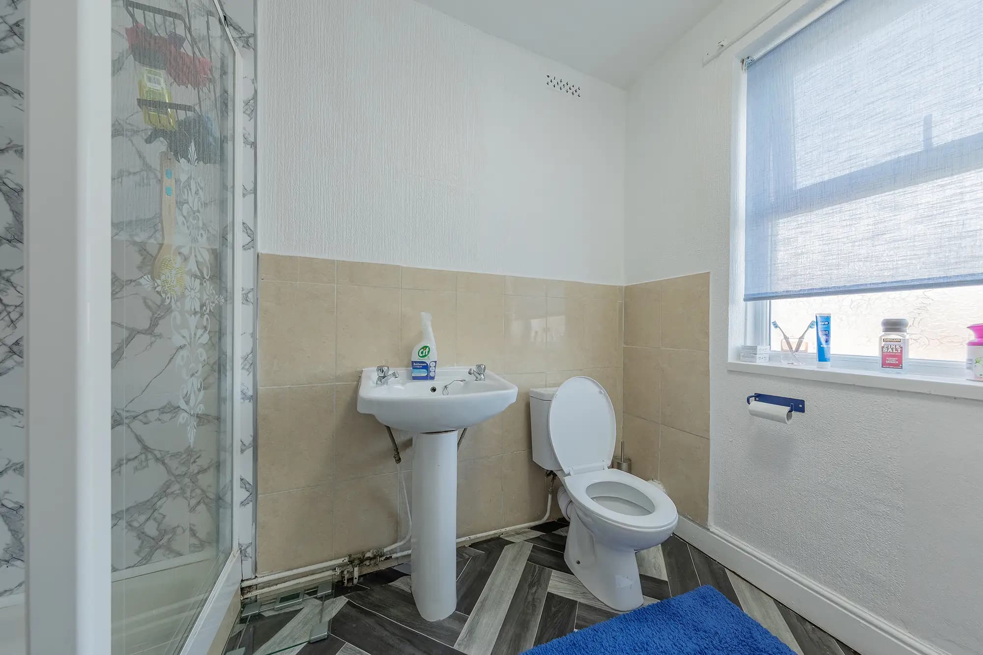 property photo 10 of 25