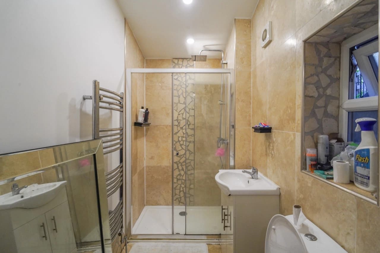 property photo 21 of 45