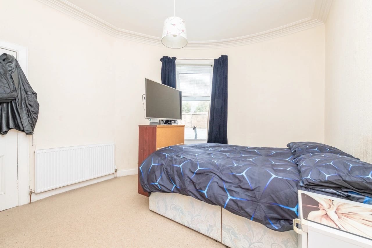 property photo 13 of 19